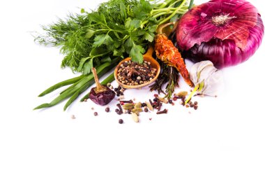 çeşitli baharatlar ve otlar, soğan ve garlik