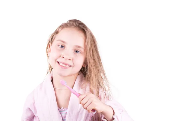 Szép boldog mosolygó kislány foga fogmosás után fürdő, zuhanyzó — Stock Fotó