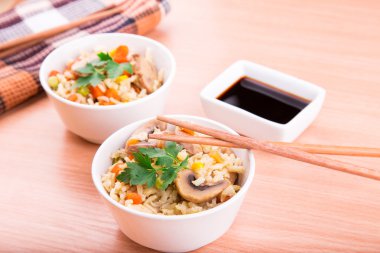 sebze ve Soya soslu mantarlı pilav