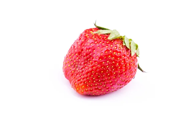 白色背景下的新鲜草莓. — 图库照片
