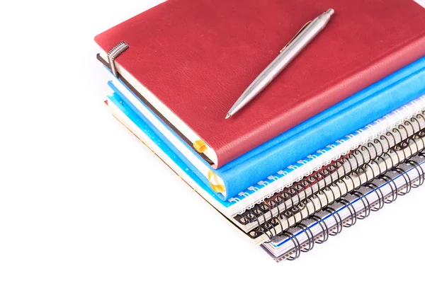 Cuaderno para tomar notas con un bolígrafo — Foto de Stock