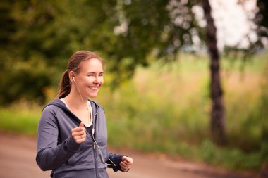 doğada açık koşu runner kadın
