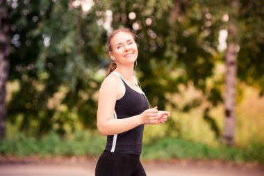 doğada açık koşu runner kadın