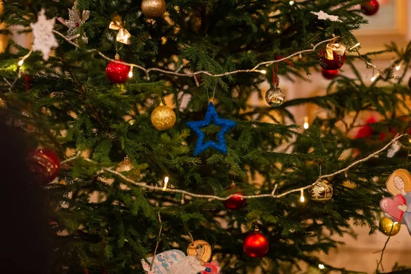 Geschmückter Weihnachtsbaum Der Orthodoxen Kirche Heiligen Abend Religiöses Konzept Zur — Stockfoto