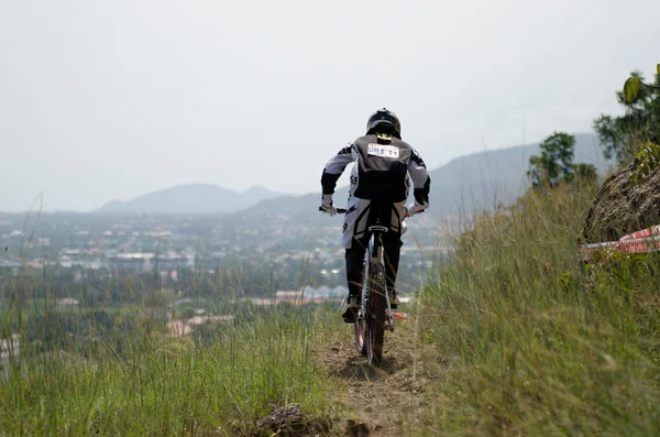 Downhill mountain bike racing — Stock Photo, Image