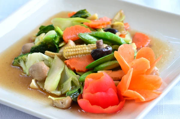 Sauted mixed vegetables in oyster sauce — Stock Photo, Image
