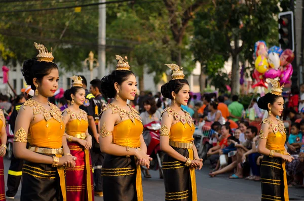 Phranakhonkhiri festivaali paraati 2013 kadulla — kuvapankkivalokuva