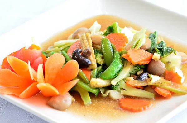 Sauted mixed vegetables in oyster sauce — Stock Photo, Image