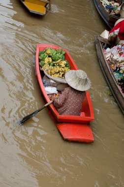 damnernsaduak yüzen Pazar Tayland