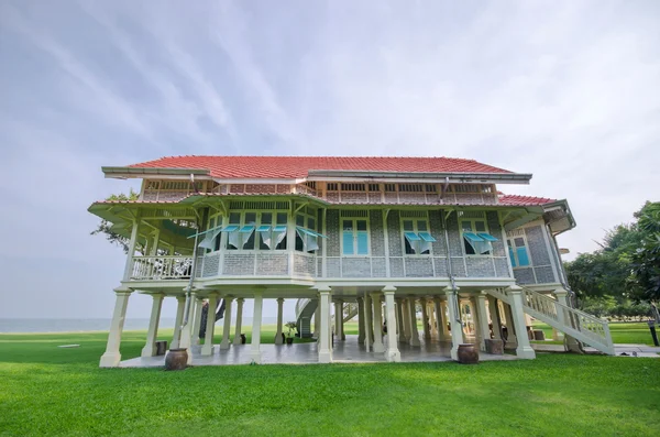 Antigua casa de madera — Foto de Stock