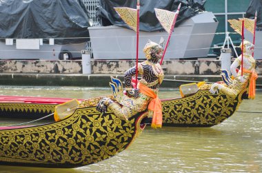 Thai royal mavna