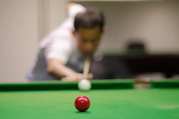 Man playing snooker — Stock Photo, Image