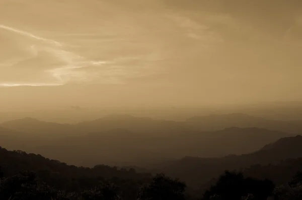 Sonnenuntergang am Aussichtspunkt panoenthung lizenzfreie Stockbilder