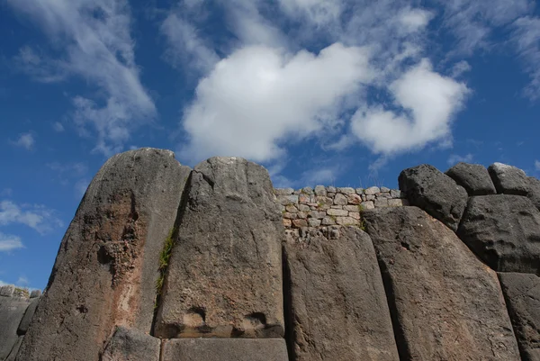 sacsayhuaman Harabeleri
