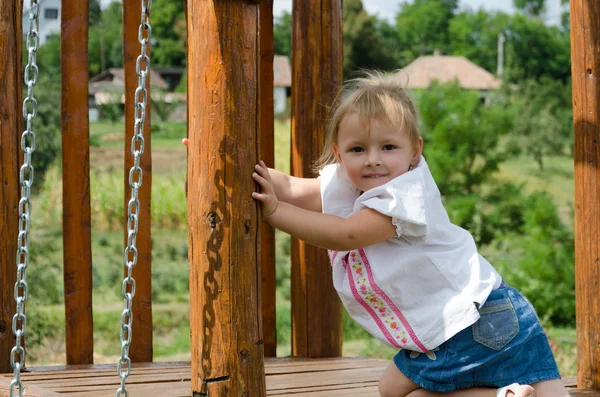 Schattig klein meisje — Stockfoto