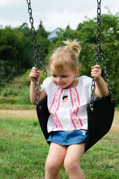 Schattig klein meisje — Stockfoto