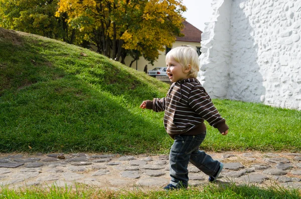 Schattig jongetje — Stockfoto