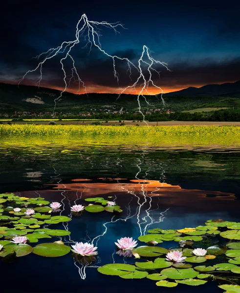 Sturm mit Blitz — Stockfoto