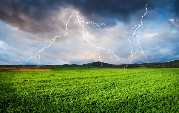 Thunderstorm with lightning — Stock Photo, Image