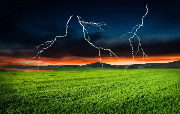 Thunderstorm with lightning — Stock Photo, Image