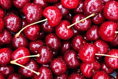 tatlı kırmızı kiraz