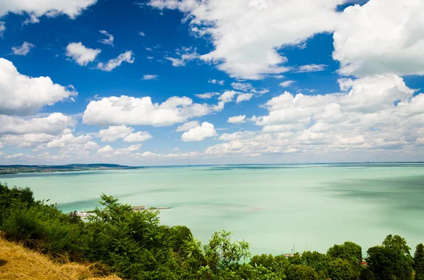 Balatonsjön från tihany abbey — Stockfoto