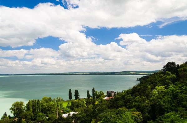 Balatonsjön från tihany abbey — Stockfoto