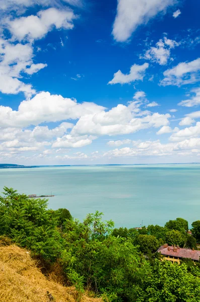 Balaton-tó a tihanyi apátság — Stock Fotó