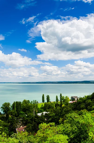 Balaton-tó a tihanyi apátság — Stock Fotó