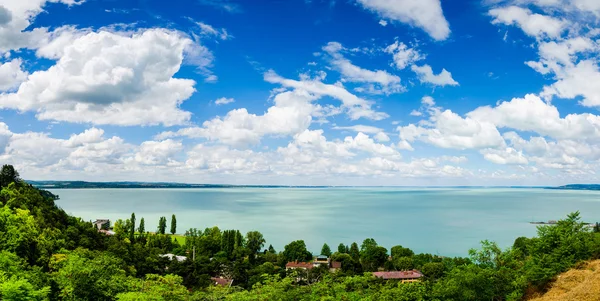 Tihany 대 수도원에서 발라 톤 호수 — 스톡 사진