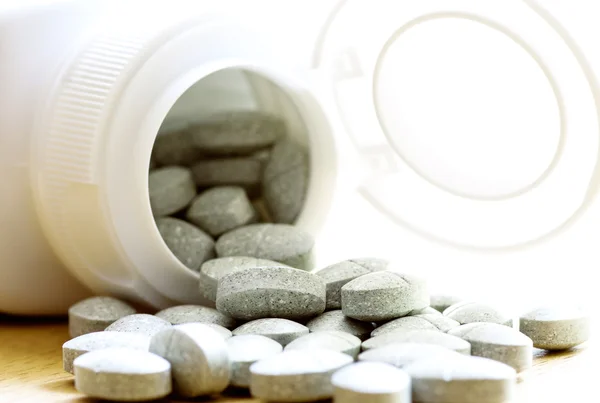 düşen bir şişeden hap