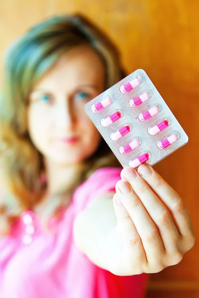 uyuşturucu ile kız