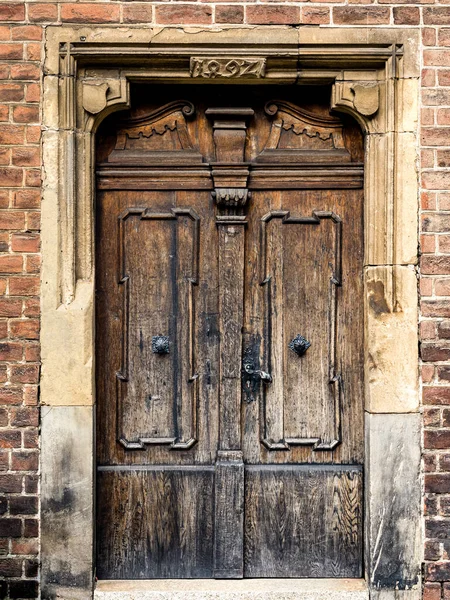 Weathered Old Wooden Door Old Rough Scratched Wooden Door Basilica — Stock Photo, Image