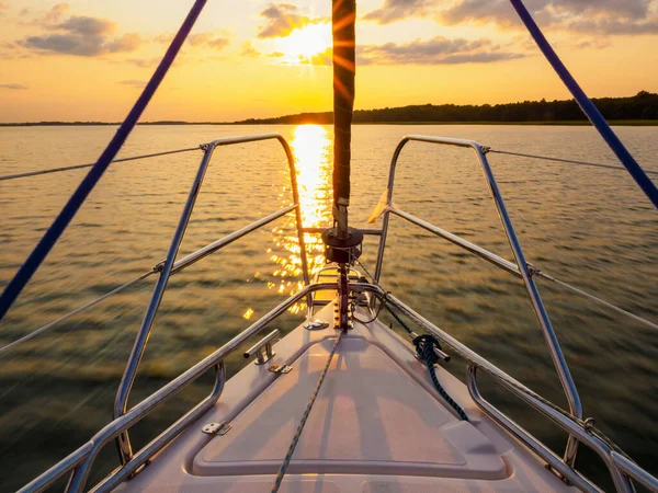 Sailing Yacht Bow Sunset Light Sailing Lake — Stock Photo, Image