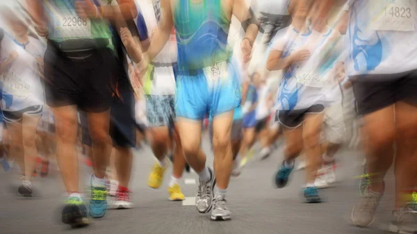 Maratona pessoas correndo — Fotografia de Stock