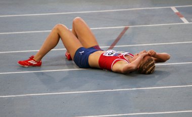 Barcelona, İspanya - 14 Temmuz: vilde j. svortevik Norveç'ten sonra 400 metre engelli 2012 IAAF Dünya Gençler Atletizm Şampiyonası'nda final 14 Temmuz 2012 tarihinde barcelona, İspanya.