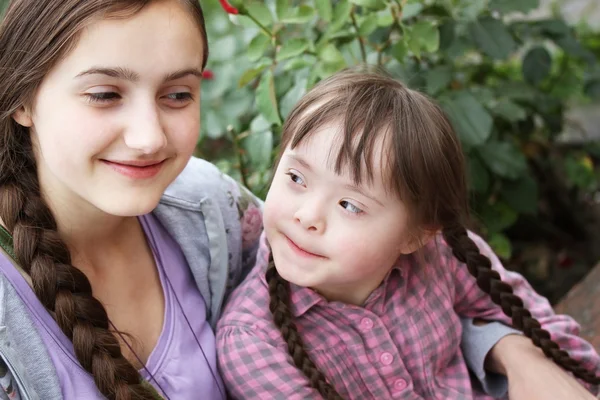 Açıklama: Mutlu aile anları - anne ve çocuk vakit geçirin — Stok fotoğraf