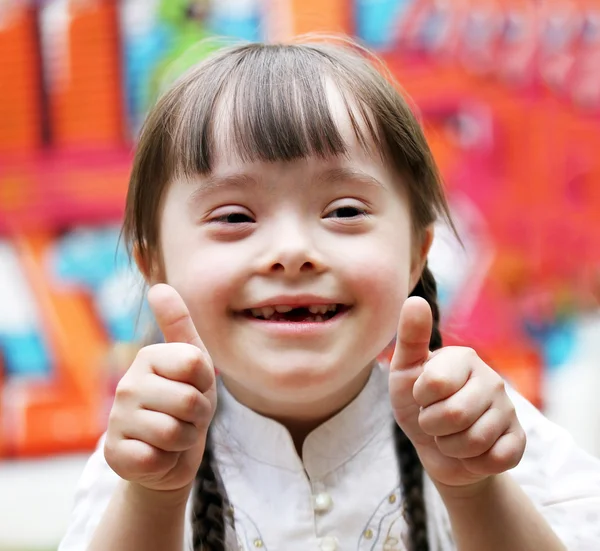 Portrait de jeune fille heureuse Image En Vente