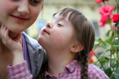 mutlu aile anları - anne ve çocuk bir eğlence var