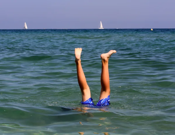 Junge in den Sommerferien — Stockfoto