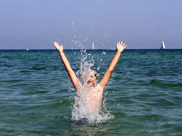 Junge in den Sommerferien — Stockfoto