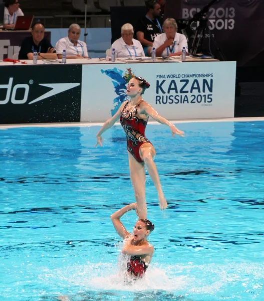 Synchronschwimmen — Stockfoto