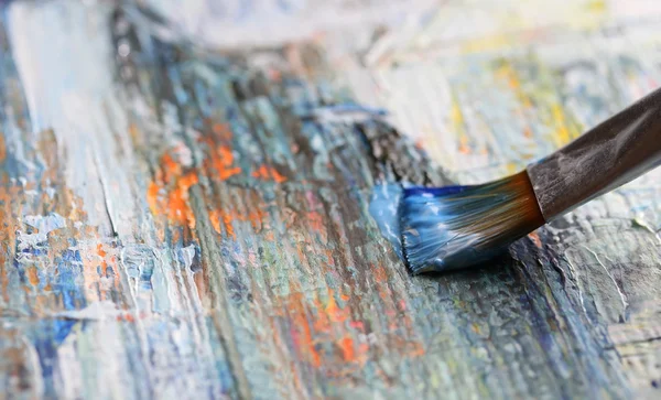 Närbild av pensel och palett. — Stockfoto