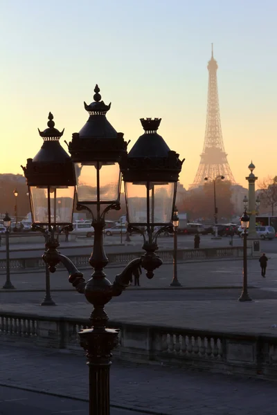 Vista sulla Torre Eiffel la sera , — Foto Stock