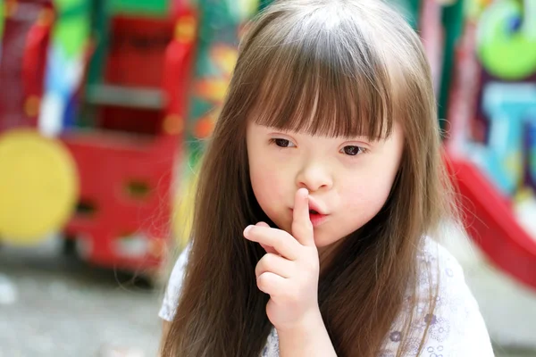 Girl in the park — Stock Photo, Image