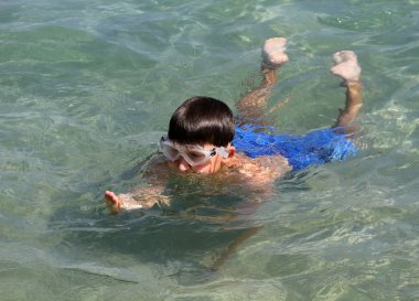 Çocuk deniz