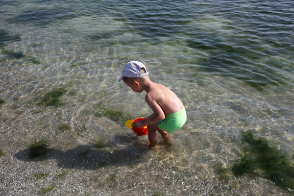 Little Boy Playing Sea Beach Royalty Free Stock Photos