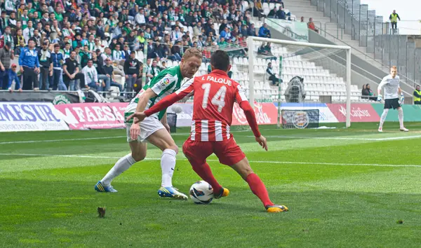 CORDOBA, ESPANHA - MARÇO 17: Iago Falqutem R (14) em ação durante o jogo liga Córdoba (W) vs Almeria (R) (4-1) no Estádio Municipal do Arcanjo em 17 de março de 2013 em Córdoba Espanha — Fotografia de Stock