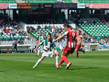 Cordoba, İspanya - 17 Mart: charles dias oliveira r(9) eylem sırasında maç lig cordoba(w) vs almeria (r)(4-1) baş melek üzerinde 17 Mart 2013 cordoba İspanya Belediye Stadyumu