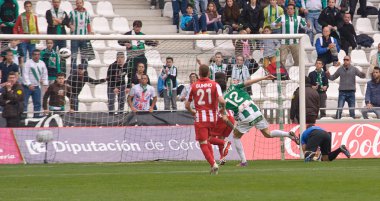 Cordoba, İspanya - 17 Mart: vincenzo rennella w(12) eylem sırasında maç lig cordoba(w) vs almeria (r)(4-1) baş melek üzerinde 17 Mart 2013 cordoba İspanya Belediye Stadyumu